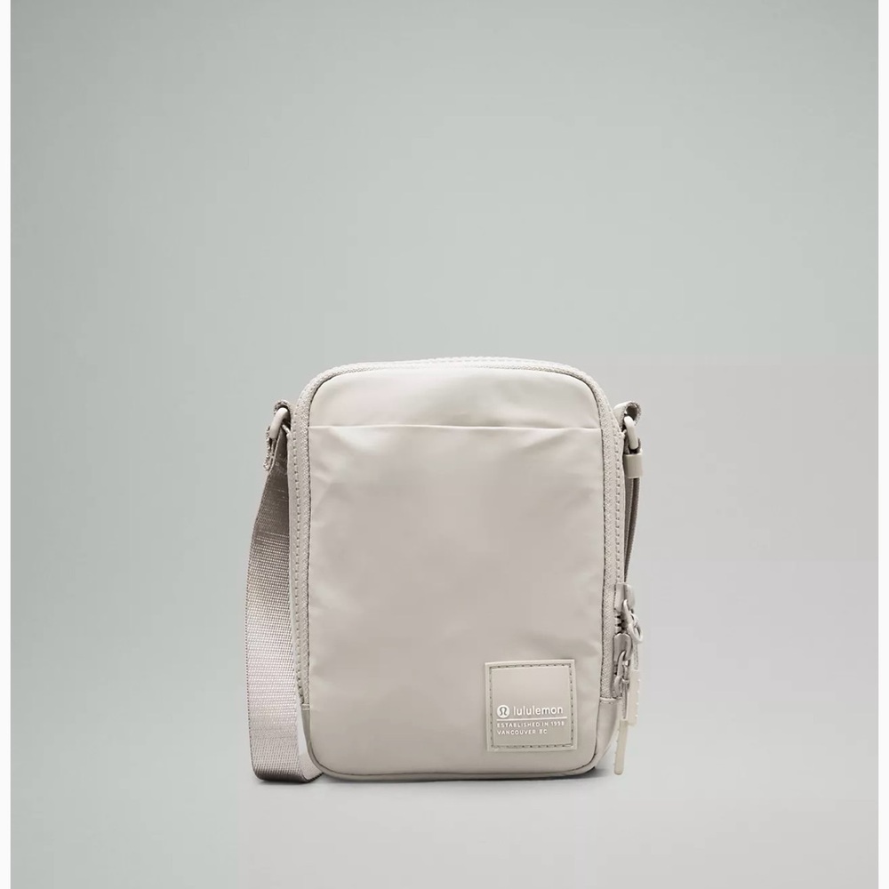 Lululemon - Easy Access Crossbody Bag 1.5L
